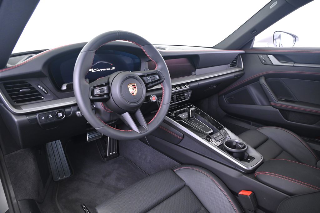 Thumbnail: 2025 Porsche 911 - 4