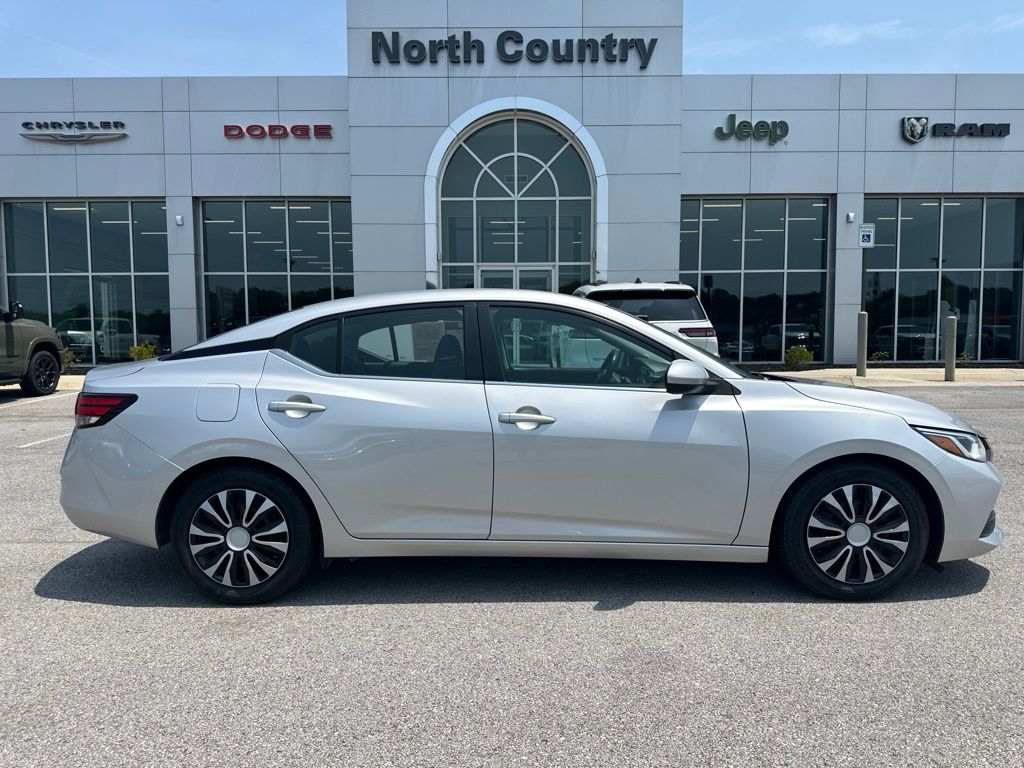 Brilliant Silver Metallic 2022 Nissan Sentra Sedan Front-Wheel Drive Continuously Variable Transmission