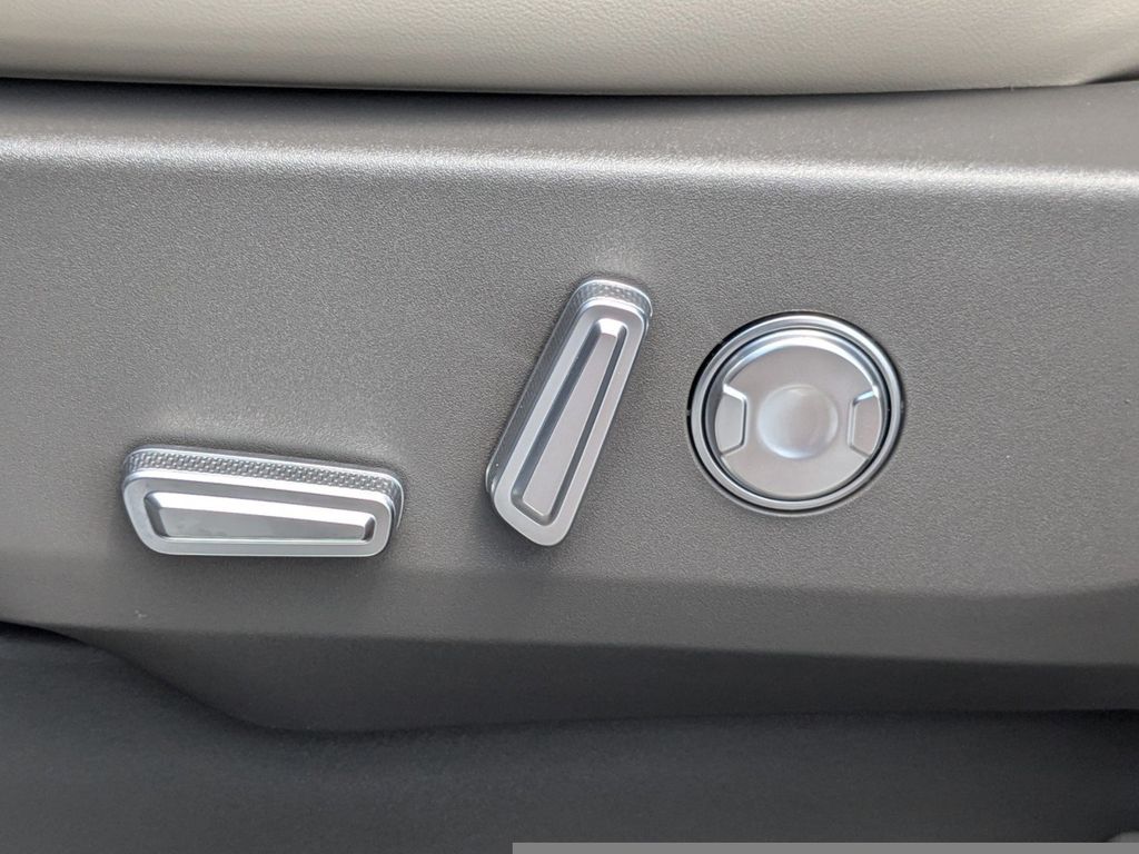 2025 Lincoln Nautilus Hybrid Premiere