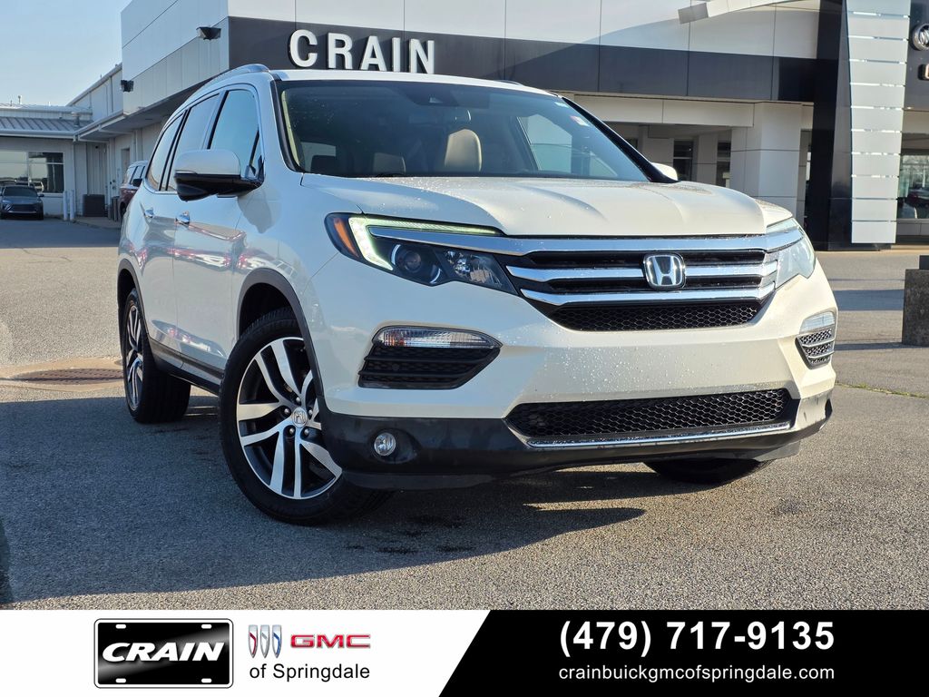 White 2018 Honda Pilot Touring FWD SUV / Crossover Front-Wheel Drive 9-Speed Automatic