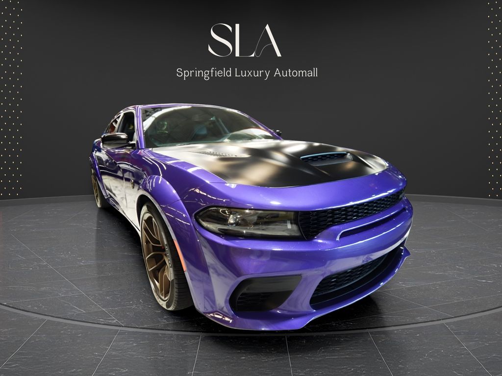 2023 Dodge Charger Morado (Plum Crazy Pearlcoat) Sedán Tracción trasera 8 velocidades Automática