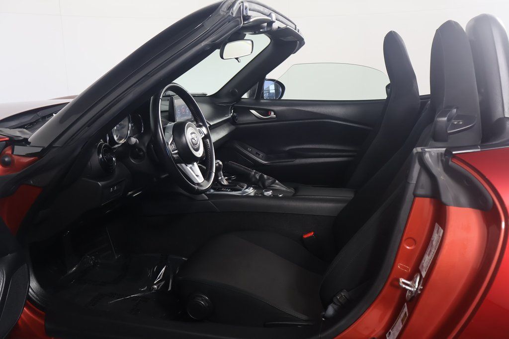 Thumbnail: 2019 Mazda MX-5 Miata - 11