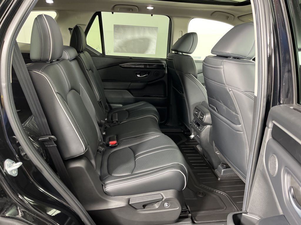 Thumbnail: 2025 Honda Pilot - 13