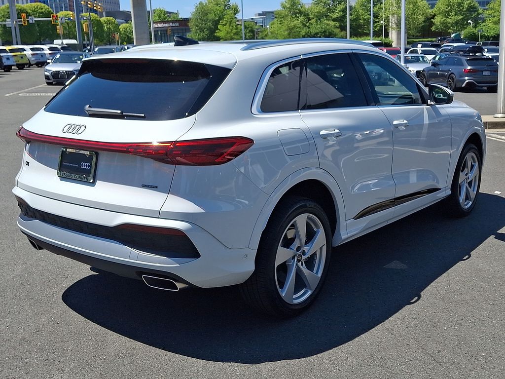Thumbnail: 2025 Audi Q5 - 4