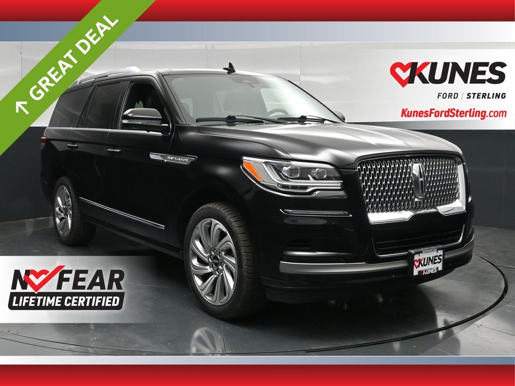 Infinite Black Metallic Clearcoat 2024 Lincoln Navigator SUV / Crossover Four-Wheel Drive Automatic