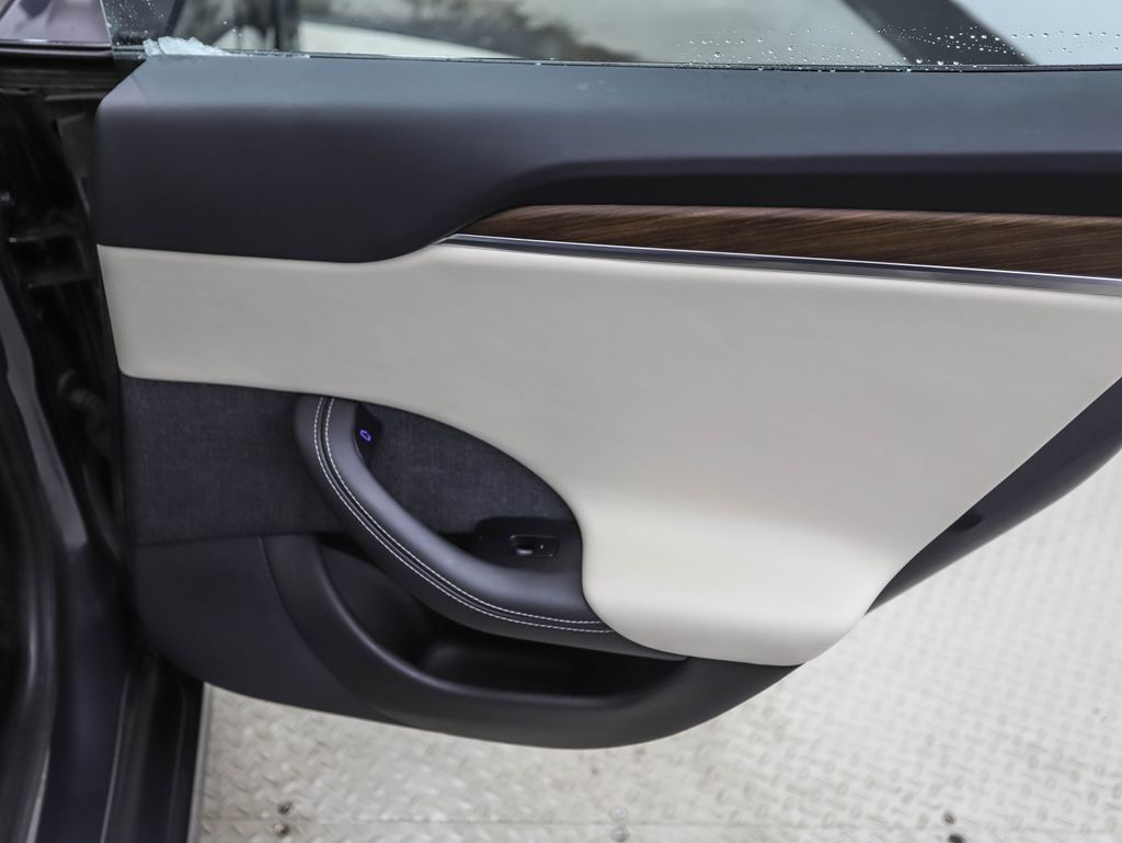 Thumbnail: 2021 Tesla Model S - 22