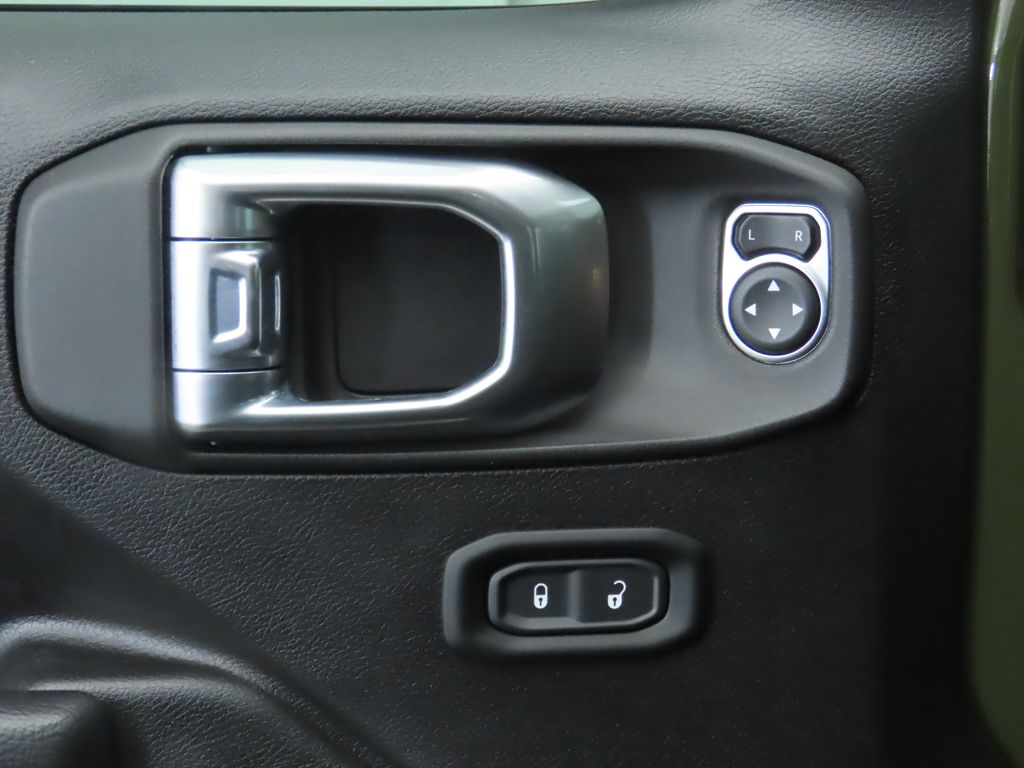 Thumbnail: 2023 Jeep Gladiator - 24