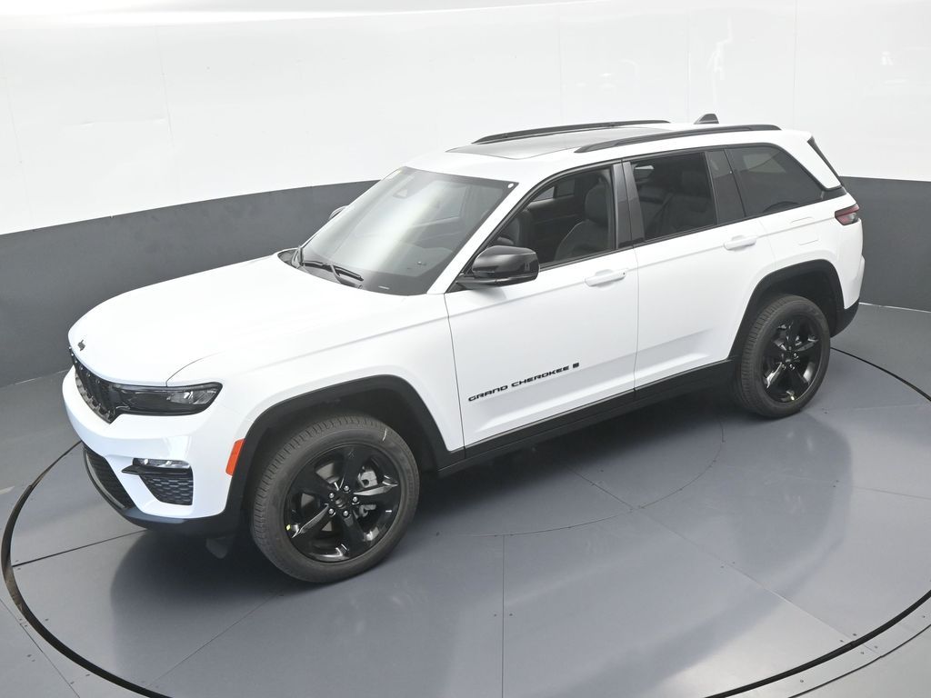 New 2025 Bright White Clearcoat Jeep Limited image 42