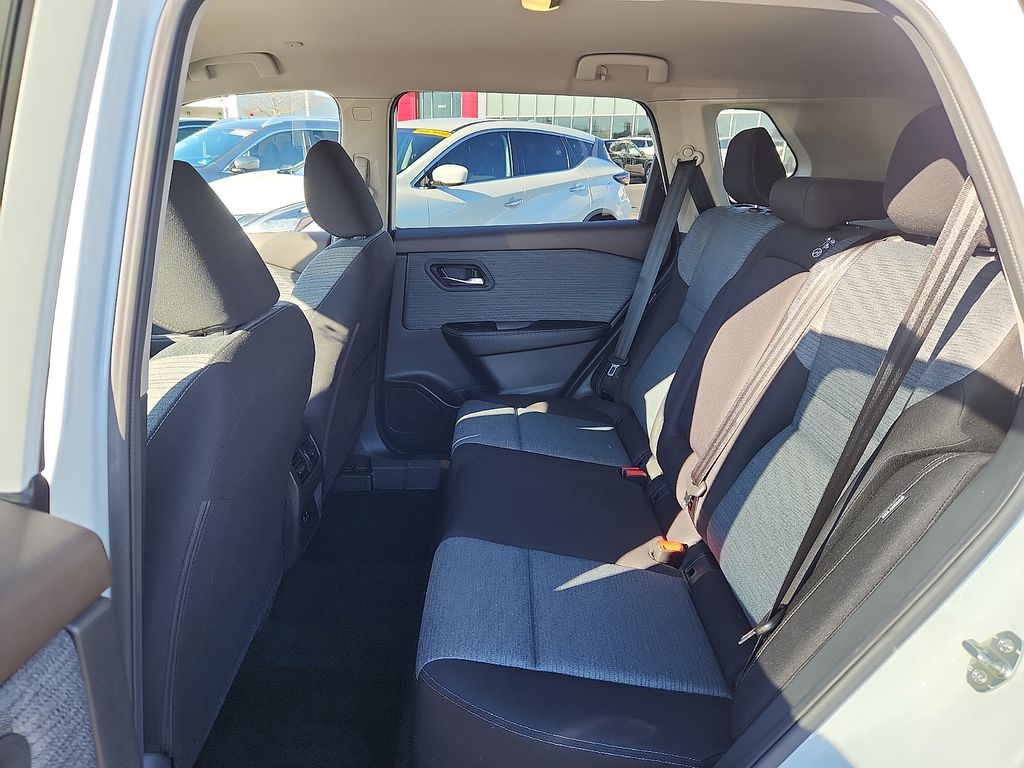 Thumbnail: 2023 Nissan Rogue - 10