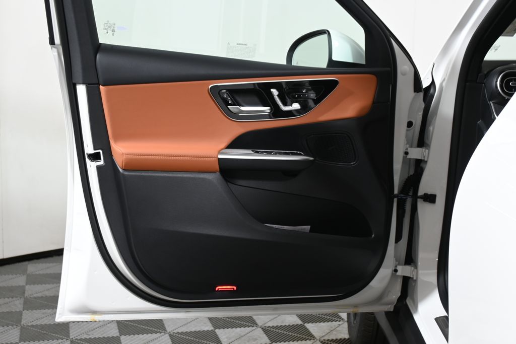 Thumbnail: 2026 Mercedes-Benz GLC - 23