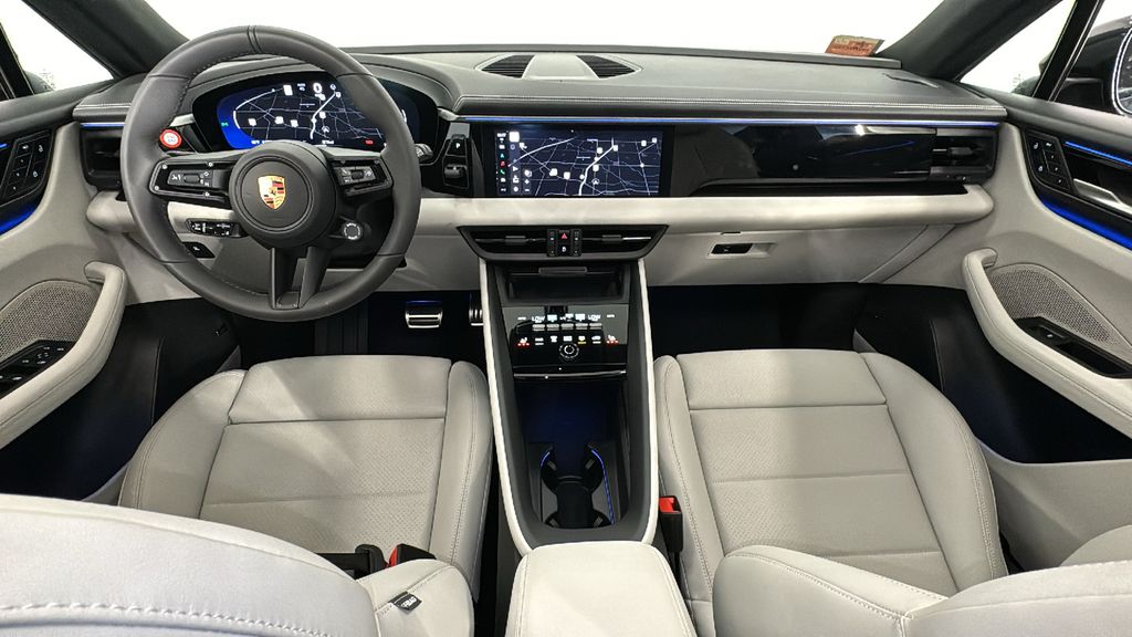 Thumbnail: 2025 Porsche Macan - 16