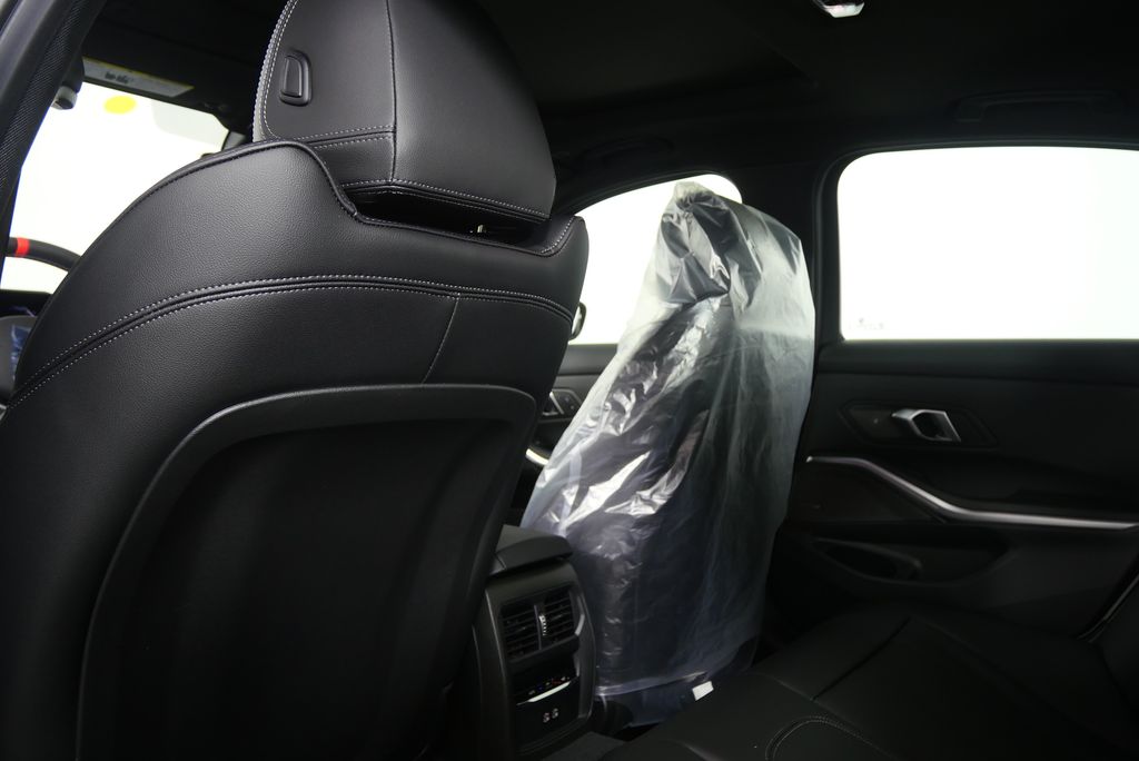 Thumbnail: 2026 BMW 3 Series - 17