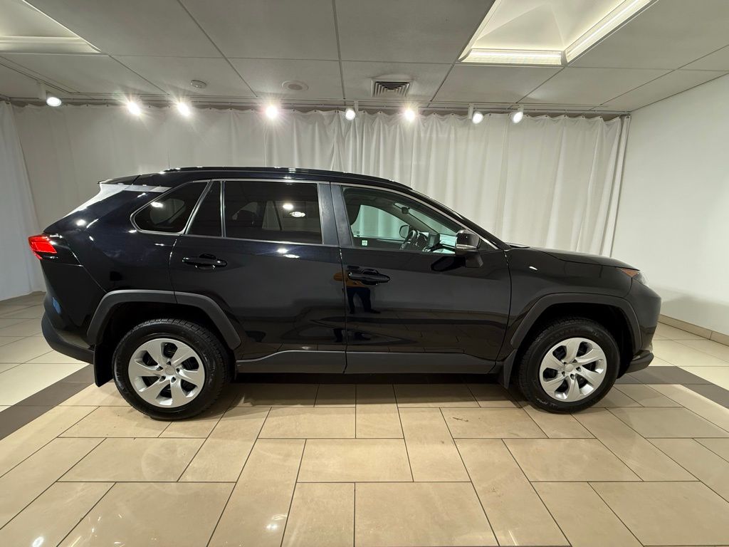 2019 Toyota RAV4 LE 6