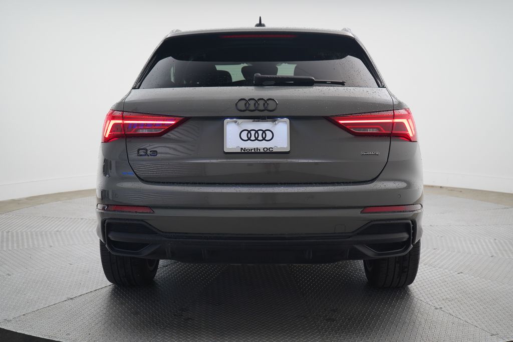 Thumbnail: 2023 Audi Q3 - 4