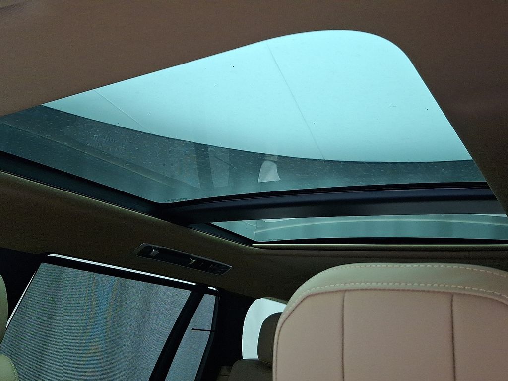 Thumbnail: 2025 Land Rover Range Rover - 10