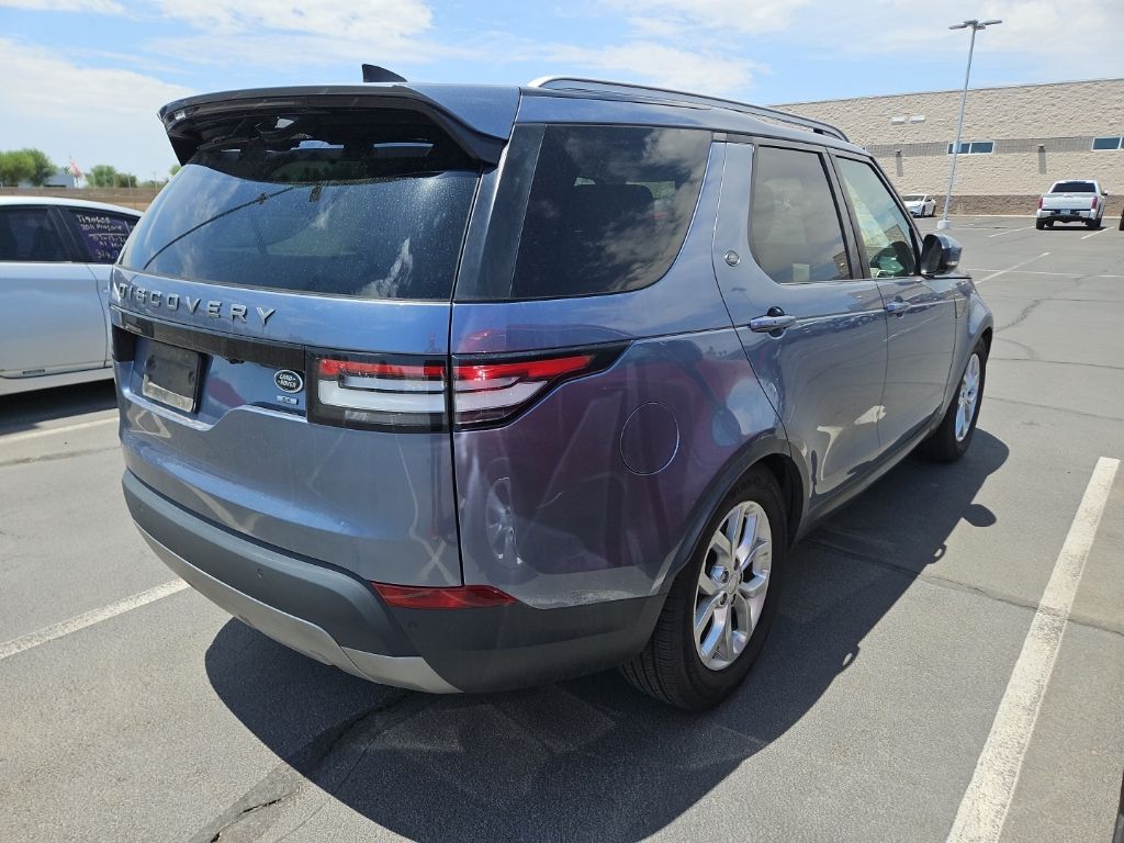 Used 2018 Blue Land Rover SE image 3