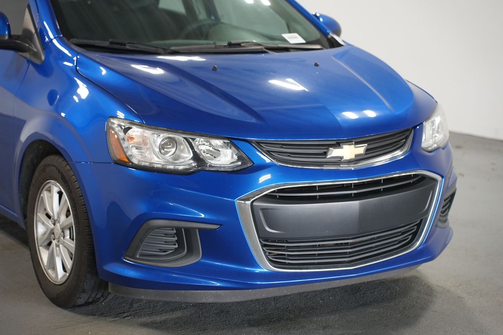 Thumbnail: 2017 Chevrolet Sonic - 4