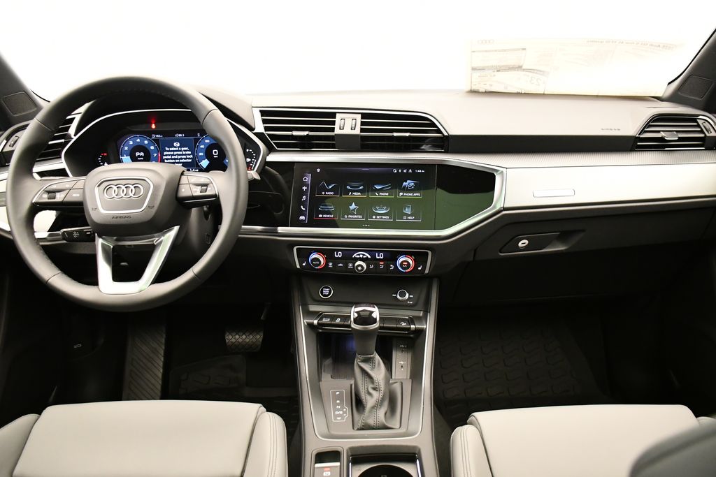 Thumbnail: 2025 Audi Q3 - 20