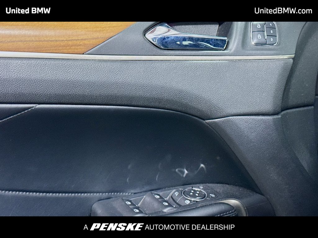 Thumbnail: 2015 Lincoln MKC - 3