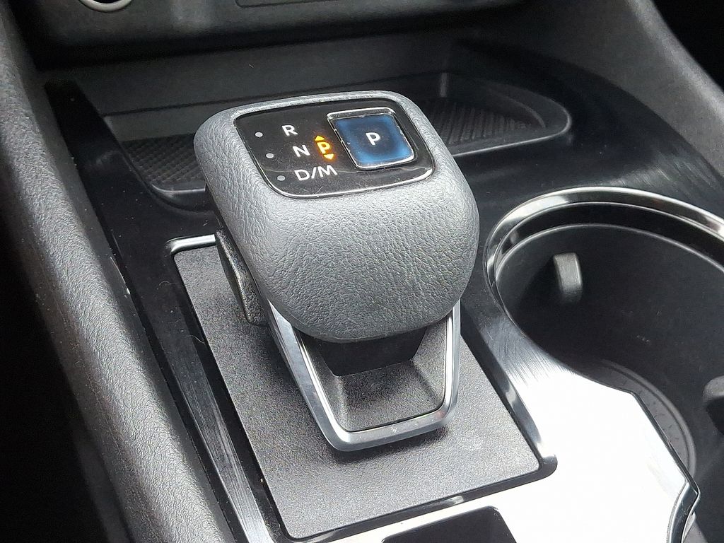 2021 Nissan Rogue SV 15