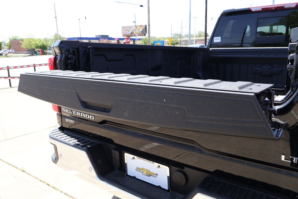 2025 Chevrolet Silverado 3500 LTZ 12