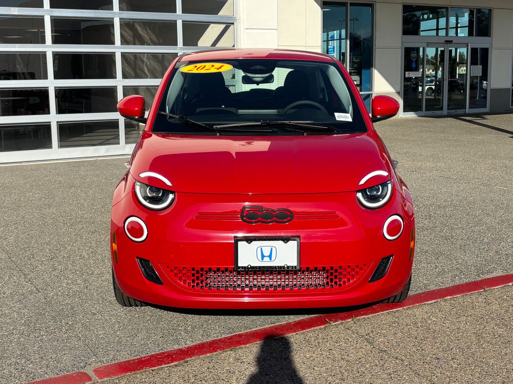 Thumbnail: 2024 Fiat 500e - 2