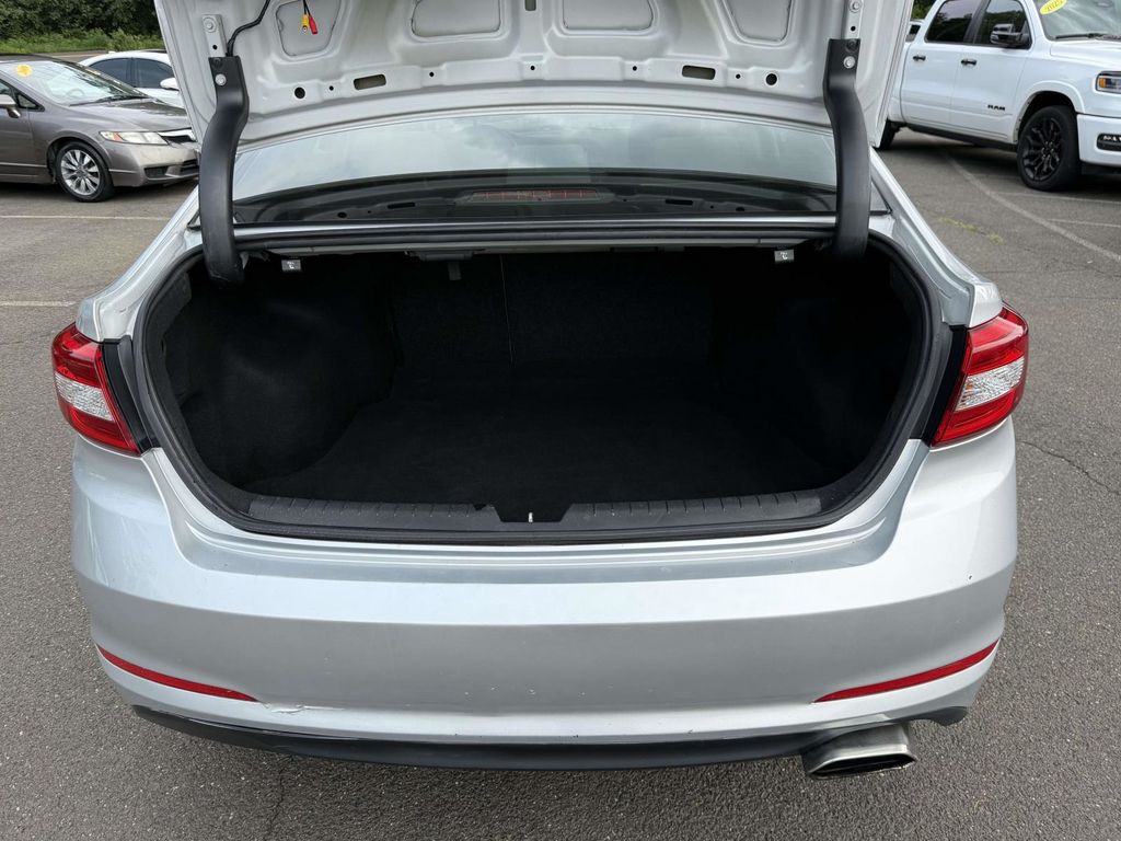 Used 2015 Silver Hyundai SE image 30