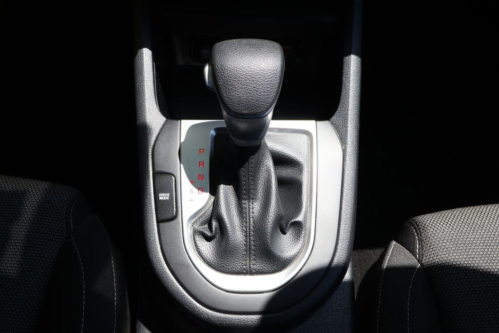 Thumbnail: 2024 Kia Forte - 18