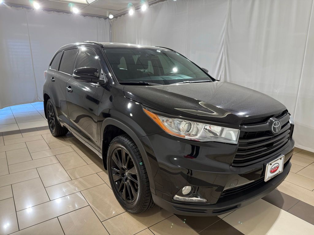 Thumbnail: 2016 Toyota Highlander - 5