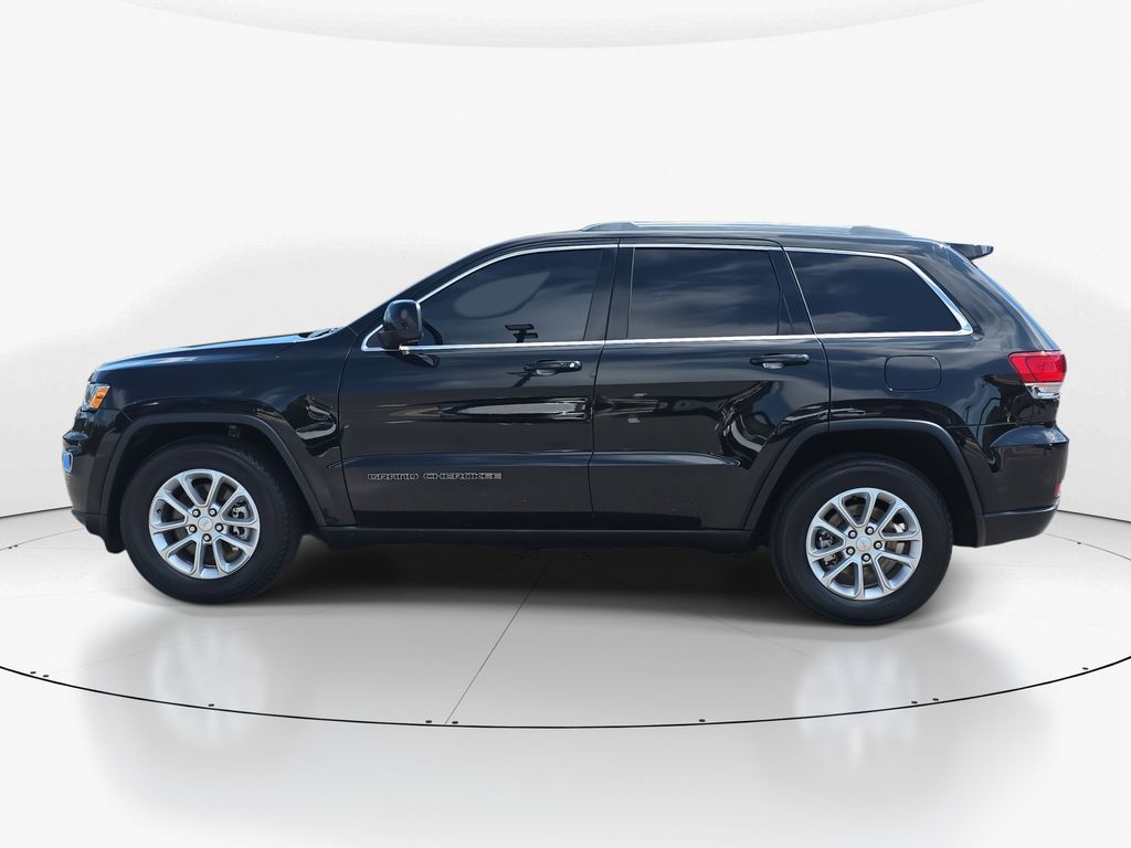 2021 Diamond Black Crystal Pearlcoat Jeep Grand Cherokee Laredo X RWD SUV