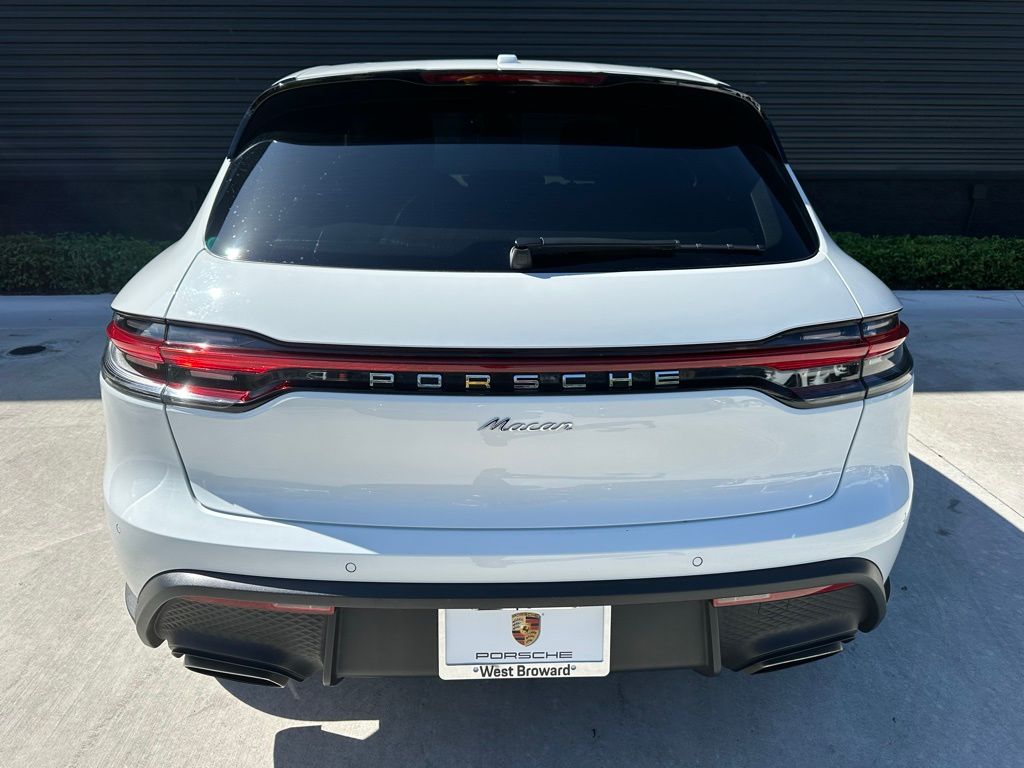 2022 Porsche Macan  11