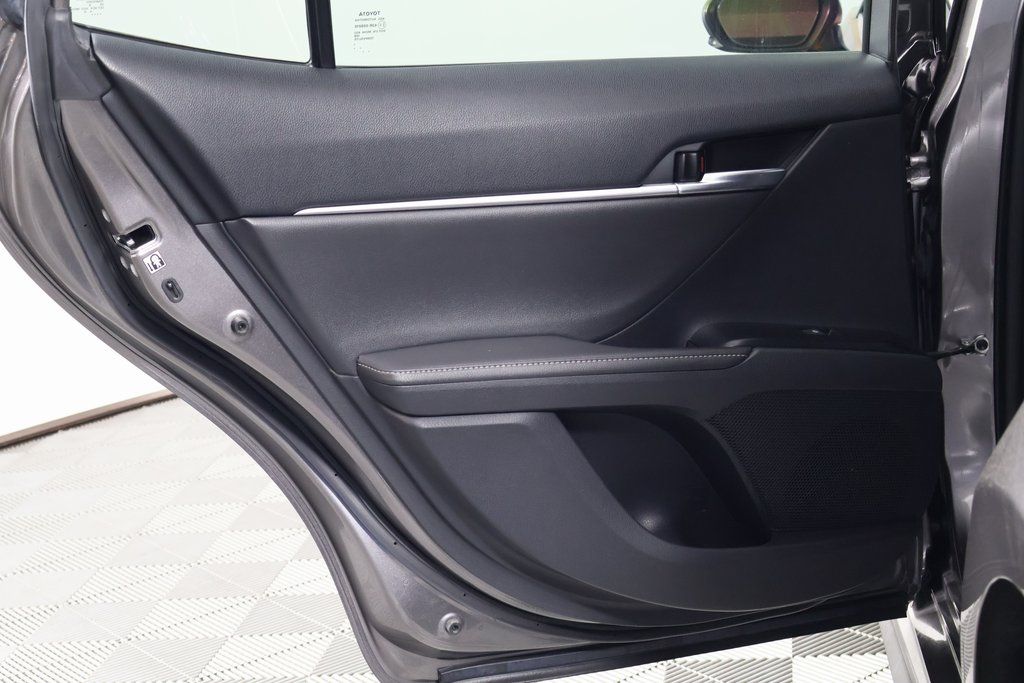 2019 Toyota Camry XSE 13