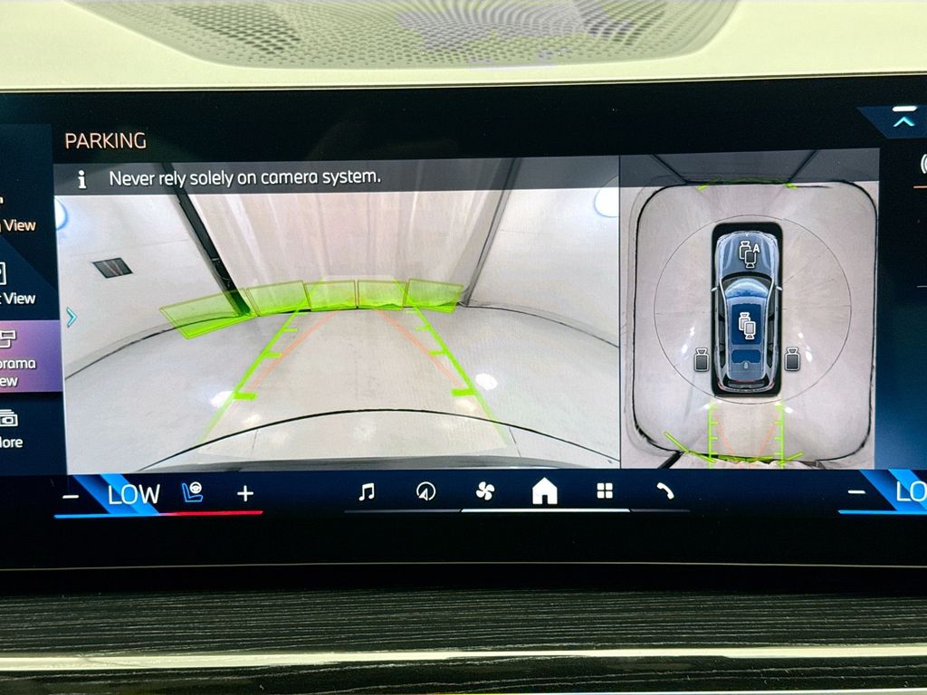 Thumbnail: 2027 BMW X7 - 15