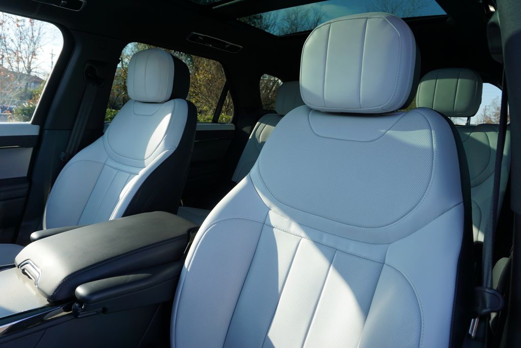 Thumbnail: 2025 Land Rover Range Rover Sport - 11