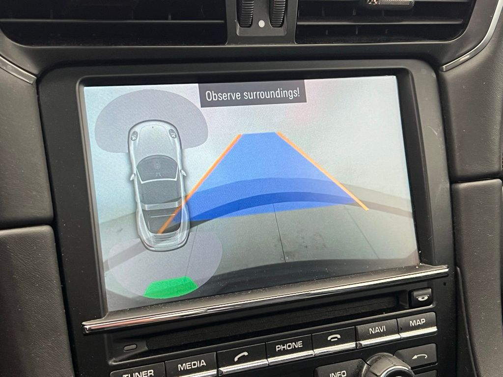 Thumbnail: 2016 Porsche 911 - 16