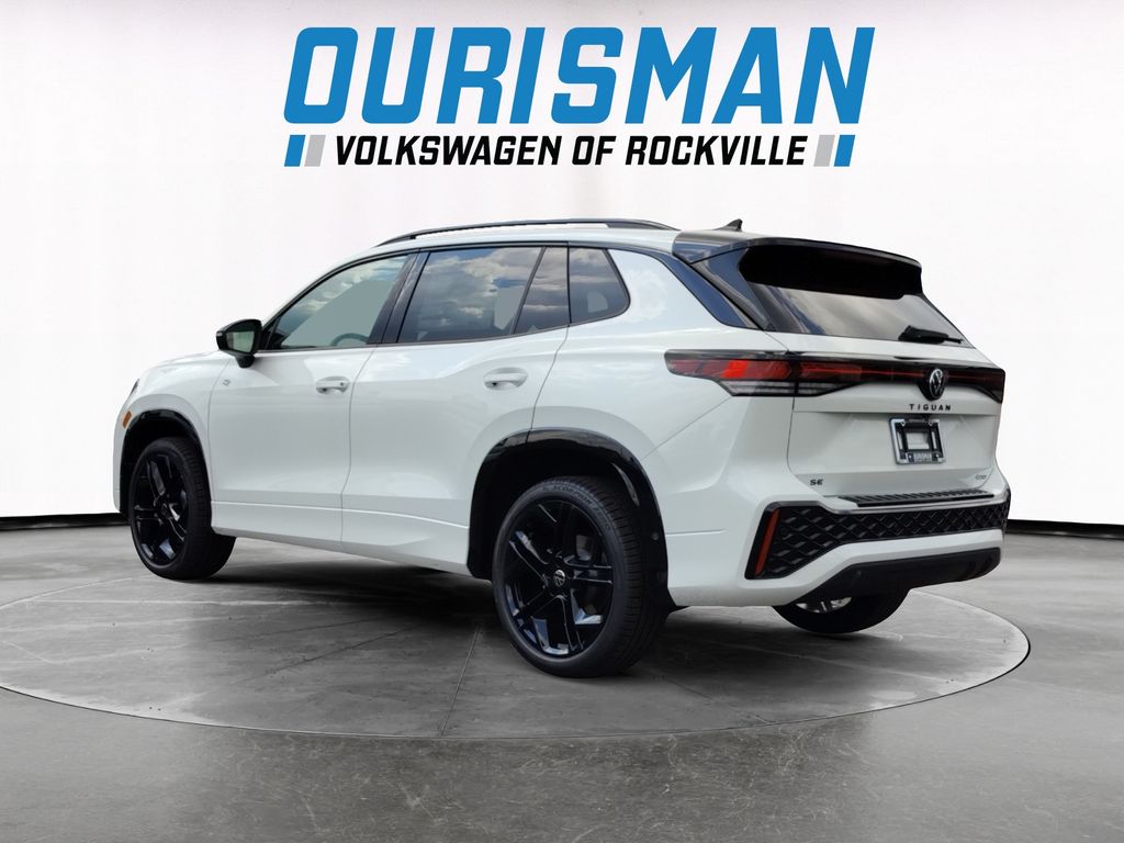 2025 Volkswagen Tiguan SE R-Line Black photo 4