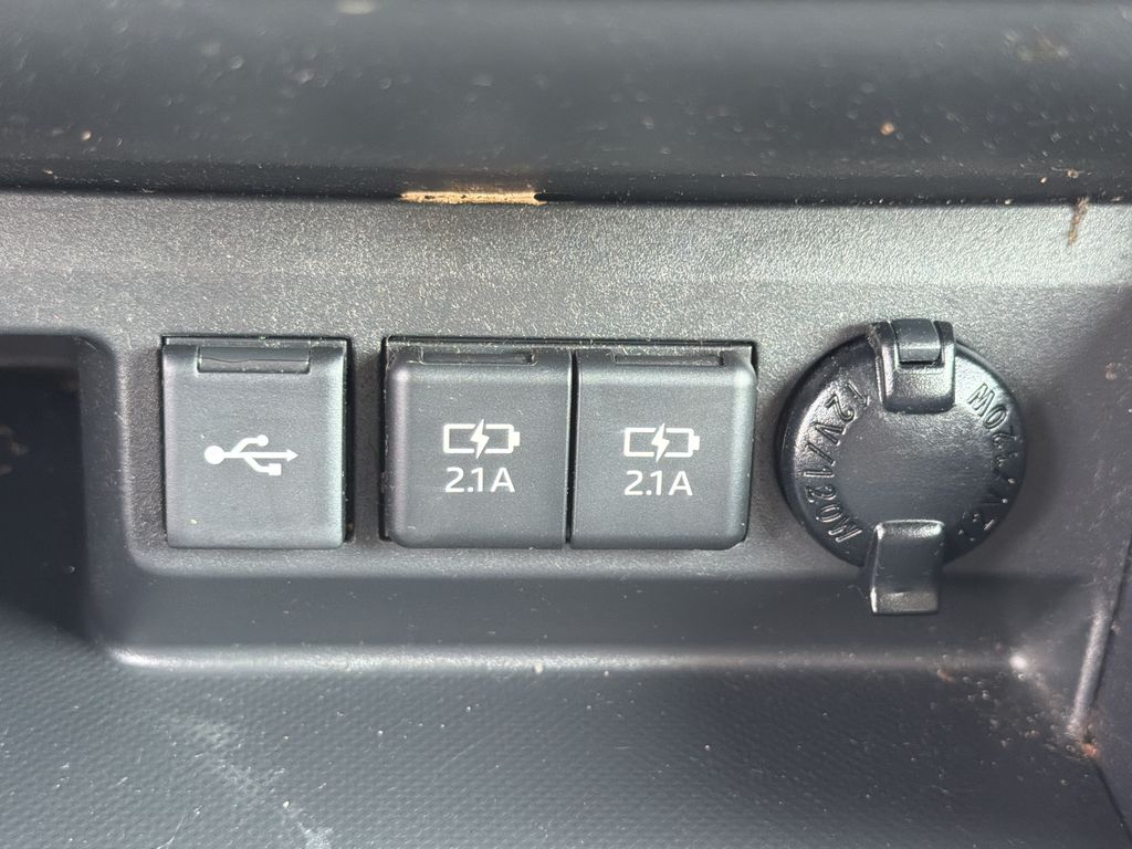 Used 2021 Toyota Highlander Hybrid SUV