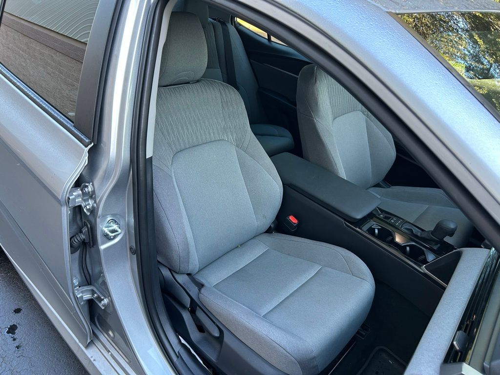 Thumbnail: 2025 Toyota Camry - 15