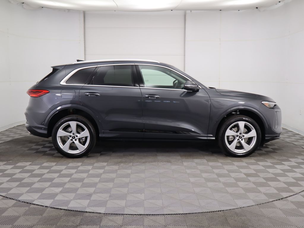 Thumbnail: 2025 Audi Q5 - 5