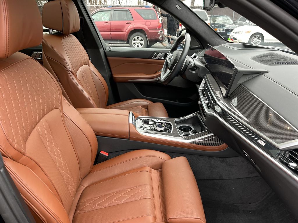 Thumbnail: 2025 BMW X7 - 27