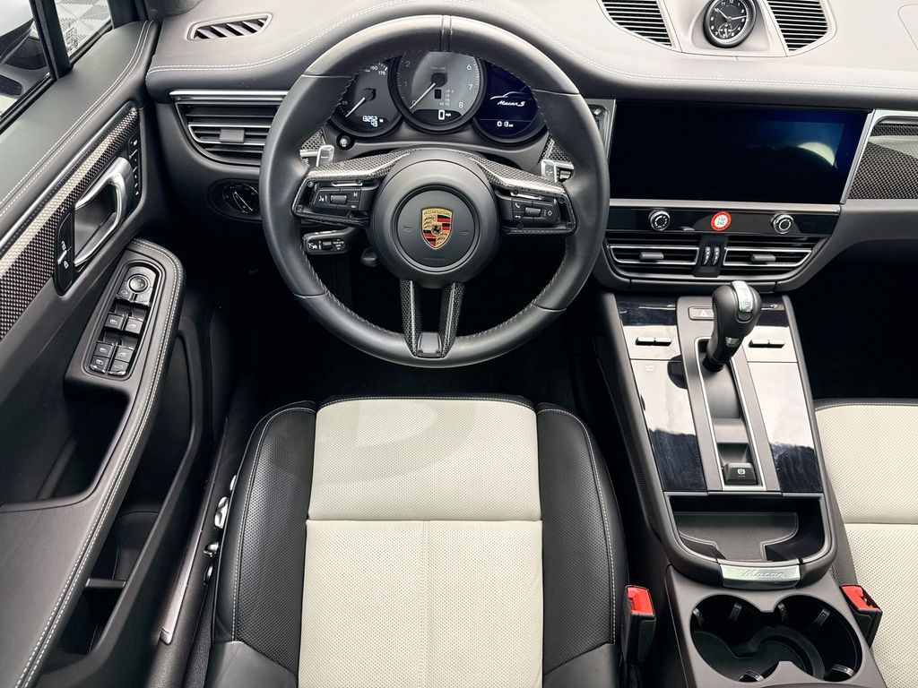 Thumbnail: 2024 Porsche Macan - 13