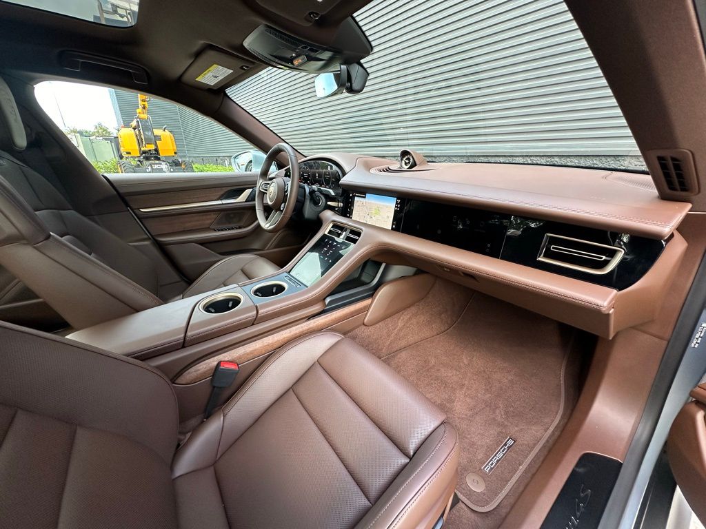 2025 Porsche Taycan 4S 31