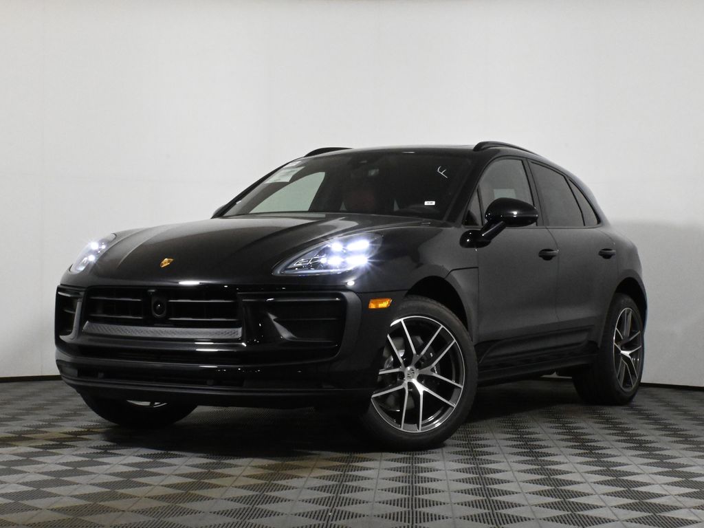 Thumbnail: 2025 Porsche Macan - 1