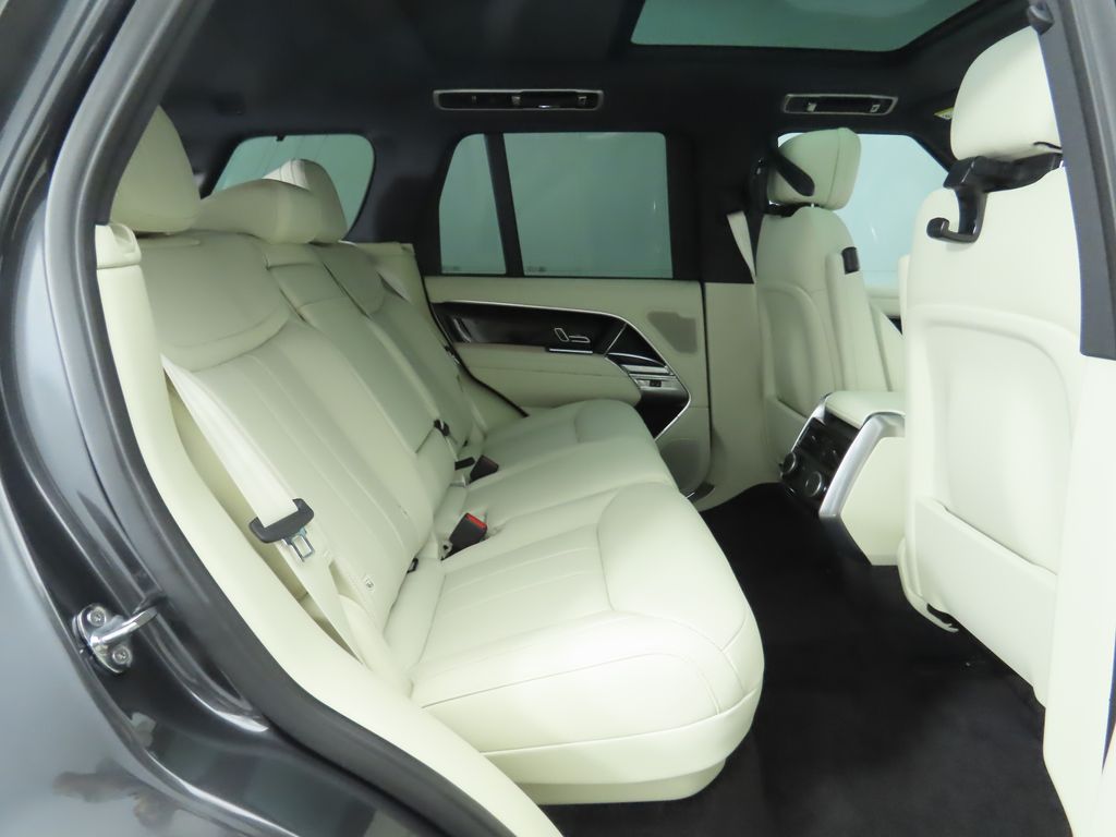 Thumbnail: 2025 Land Rover Range Rover - 24