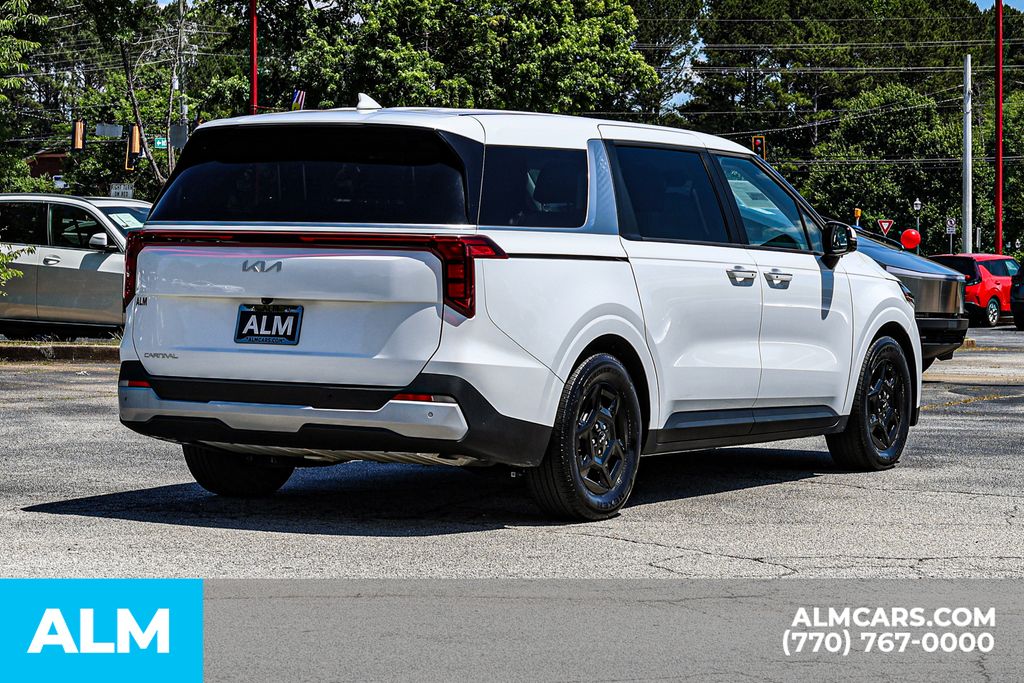 Used 2025 White Kia LXS image 5