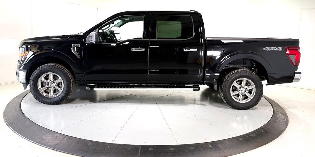 Used 2024 Black Ford XLT image 8