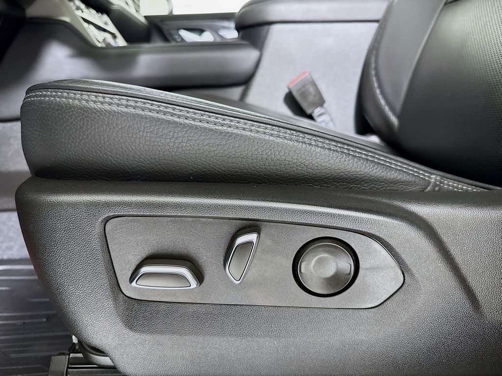 2022 GMC Yukon Denali photo