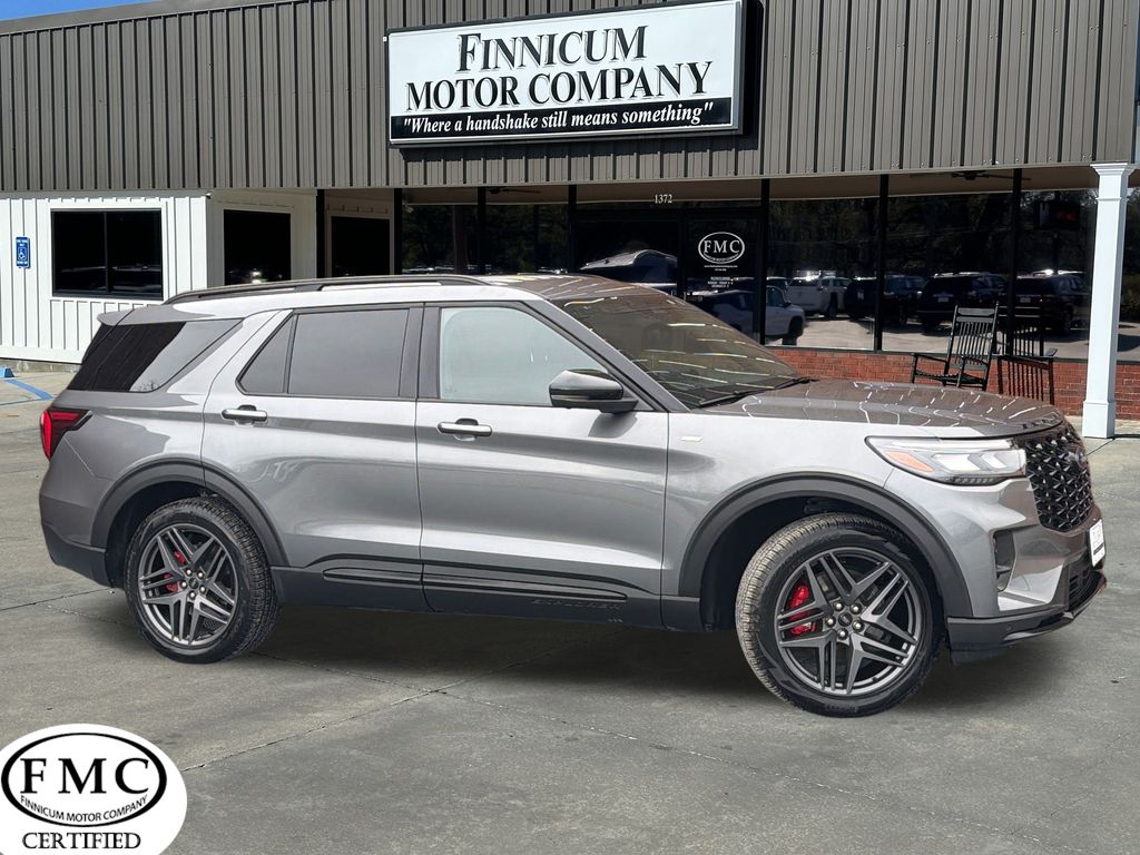 2025 Ford Explorer ST-Line AWD