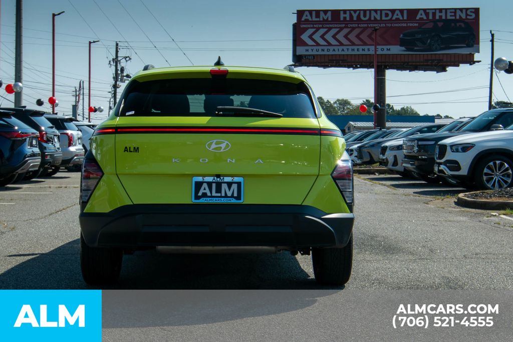2024 Hyundai Kona SEL photo 4