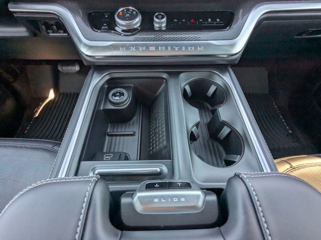 2025 Ford Expedition Platinum MAX